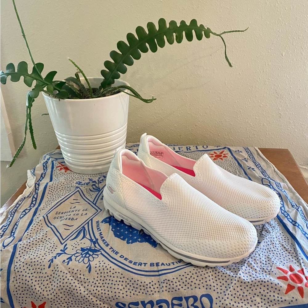 Skechers Goga Mat slip on shoes